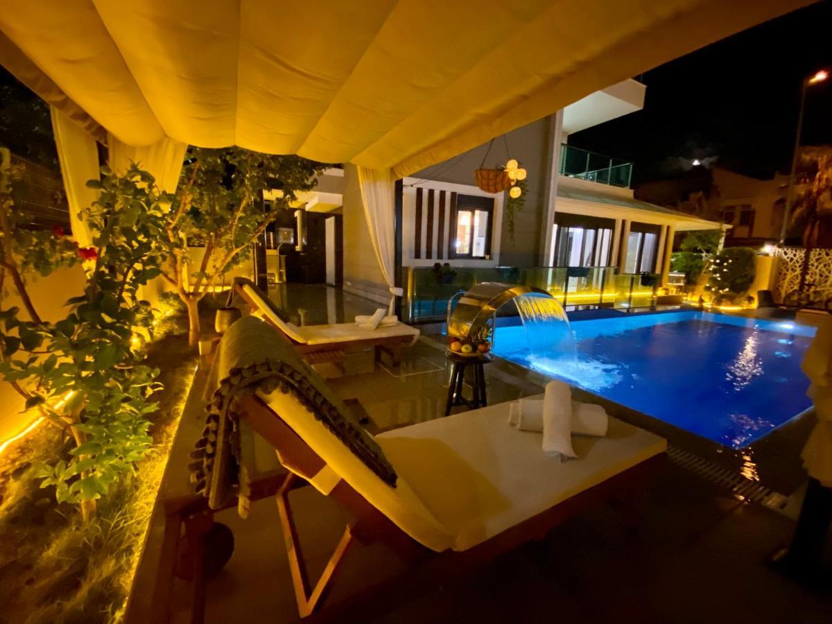 Villa Annabell1 With Swimming Pool And Jacuzzi, 3 Floors 贝莱克 外观 照片