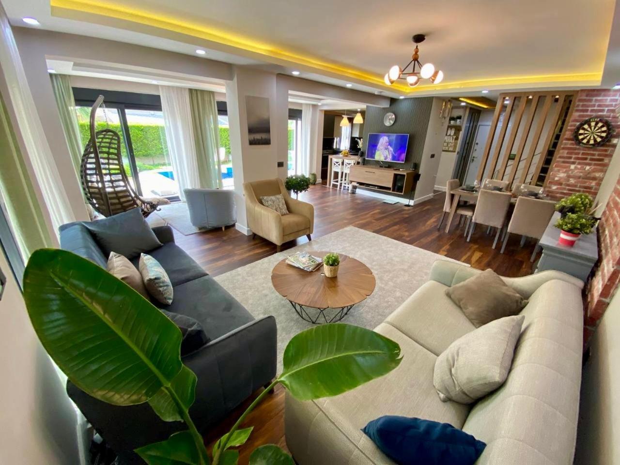 Villa Annabell1 With Swimming Pool And Jacuzzi, 3 Floors 贝莱克 外观 照片