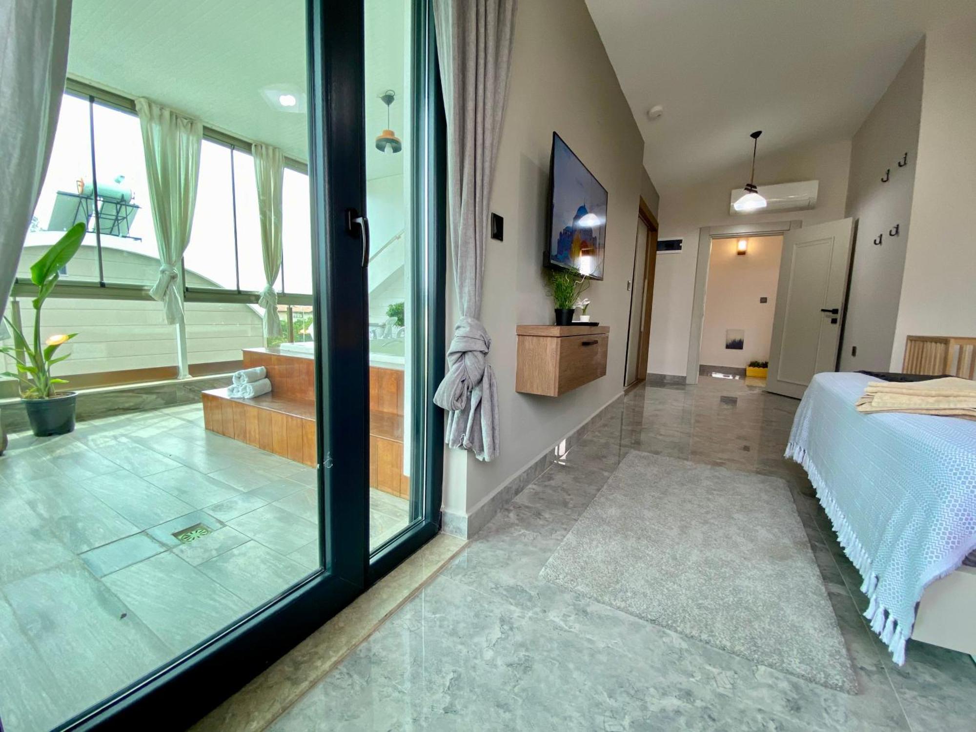 Villa Annabell1 With Swimming Pool And Jacuzzi, 3 Floors 贝莱克 外观 照片