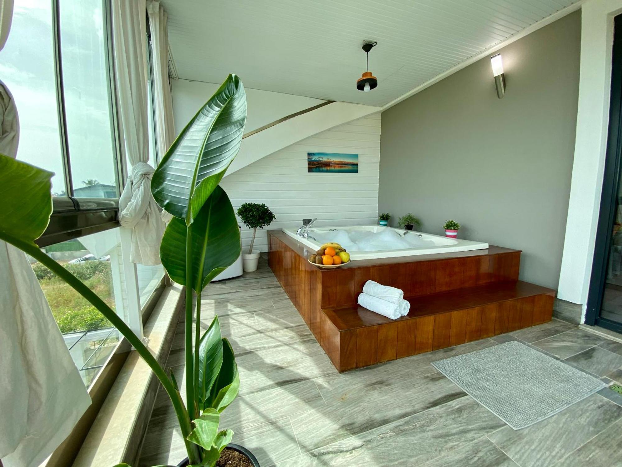 Villa Annabell1 With Swimming Pool And Jacuzzi, 3 Floors 贝莱克 外观 照片