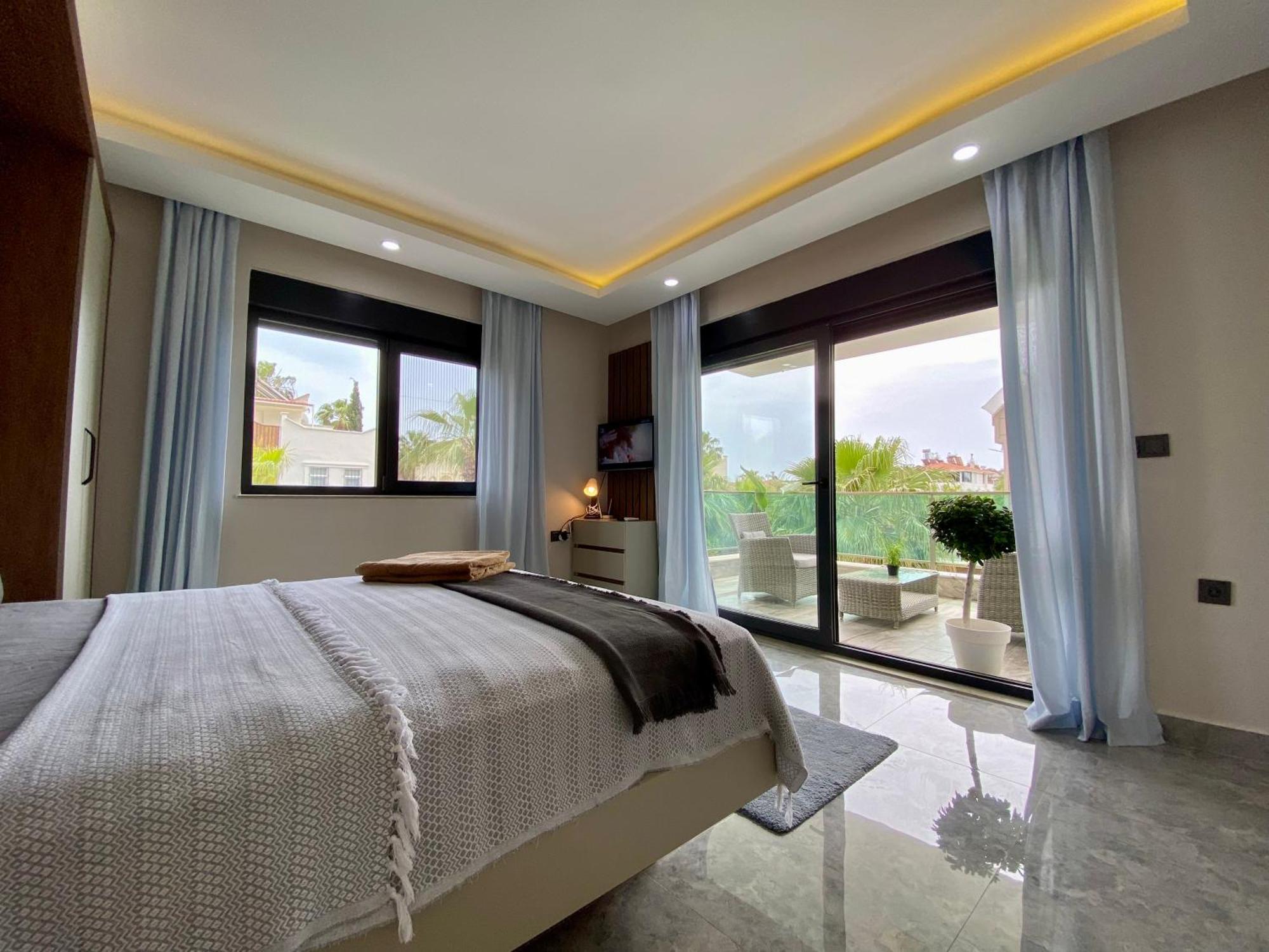 Villa Annabell1 With Swimming Pool And Jacuzzi, 3 Floors 贝莱克 外观 照片