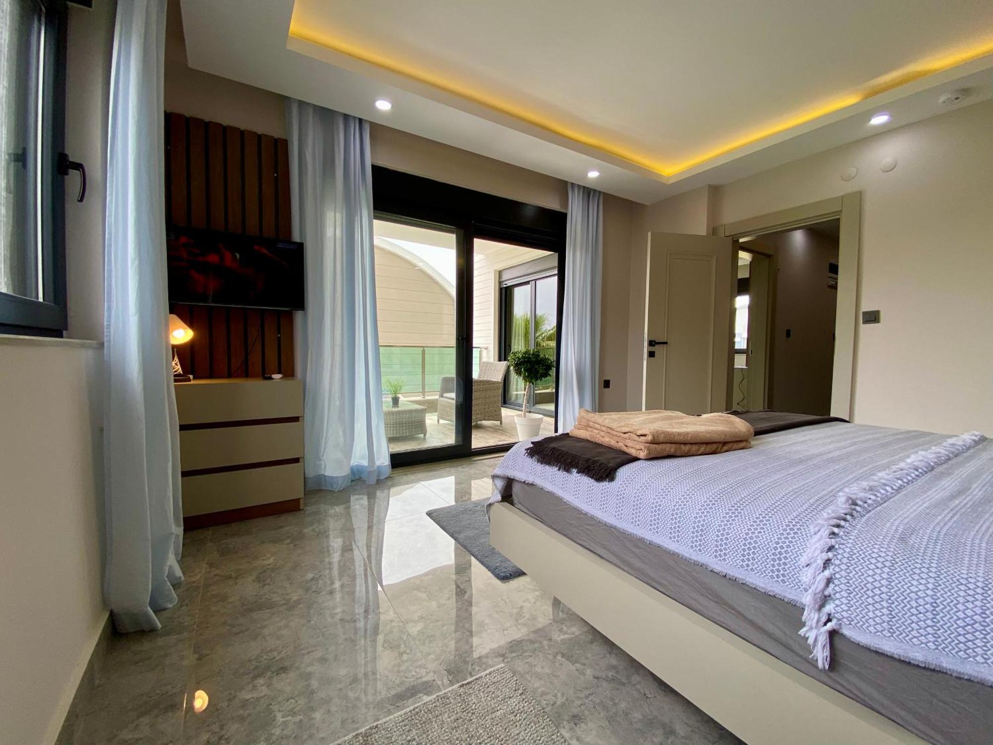 Villa Annabell1 With Swimming Pool And Jacuzzi, 3 Floors 贝莱克 外观 照片