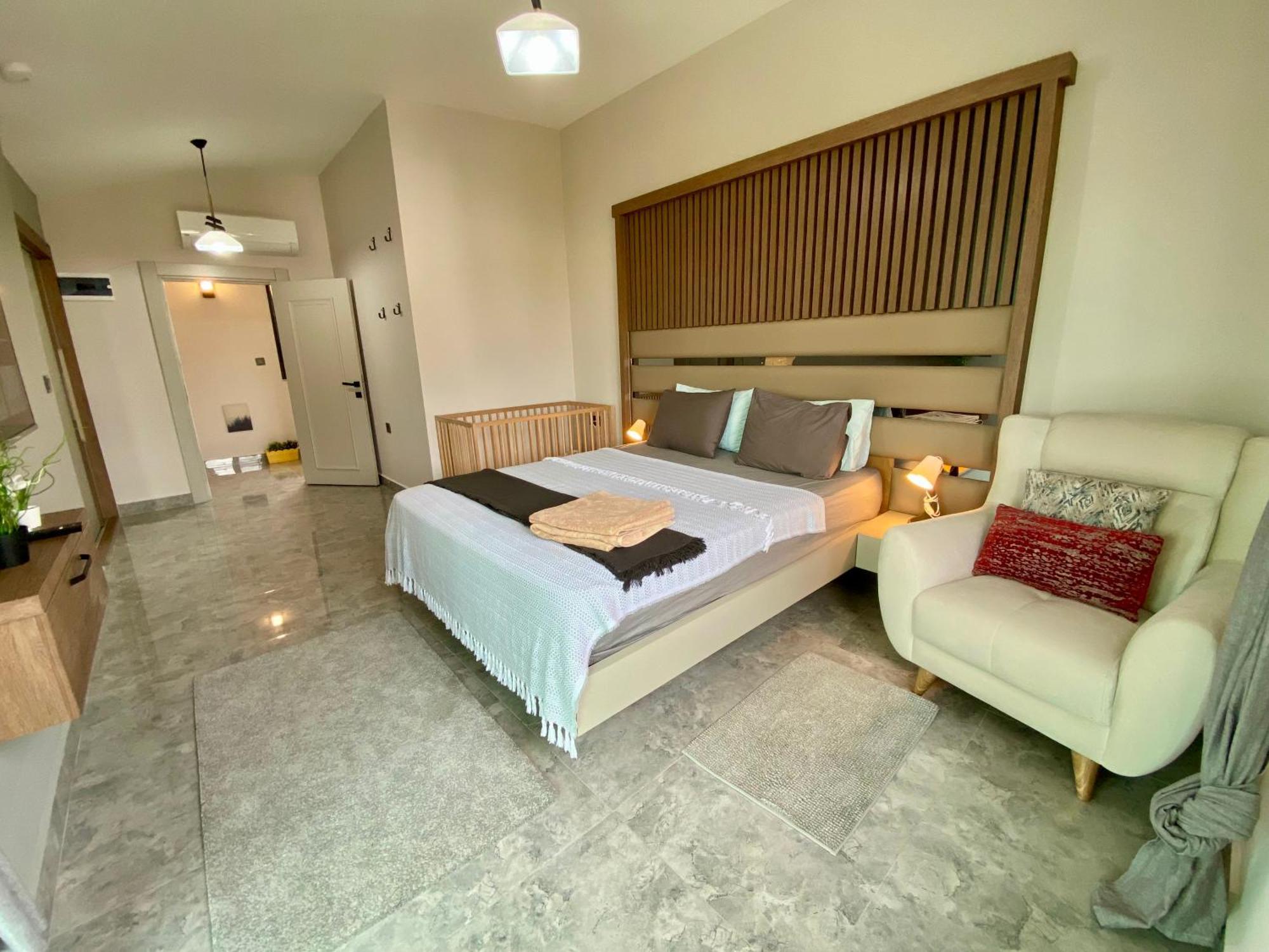 Villa Annabell1 With Swimming Pool And Jacuzzi, 3 Floors 贝莱克 外观 照片
