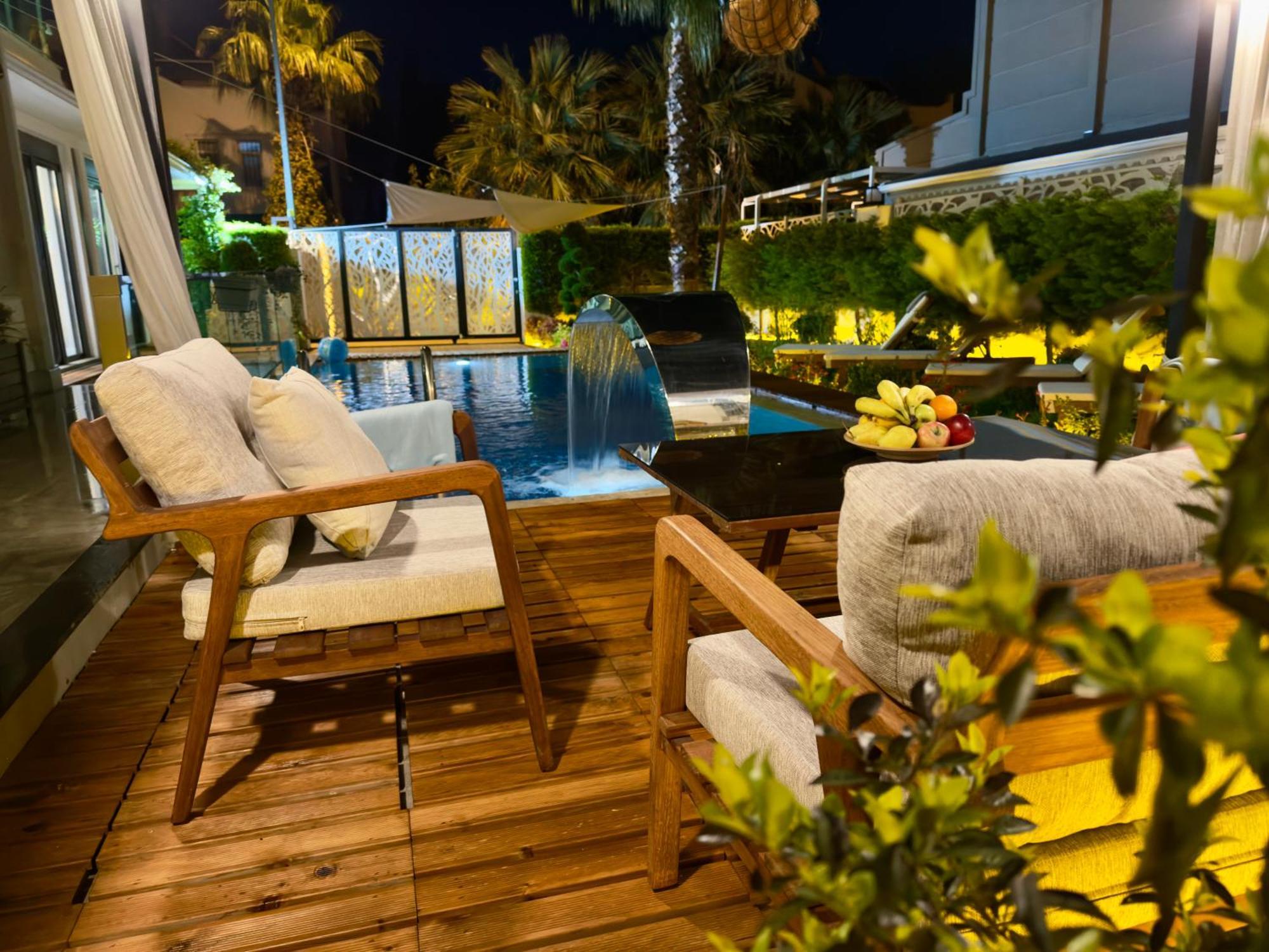 Villa Annabell1 With Swimming Pool And Jacuzzi, 3 Floors 贝莱克 外观 照片
