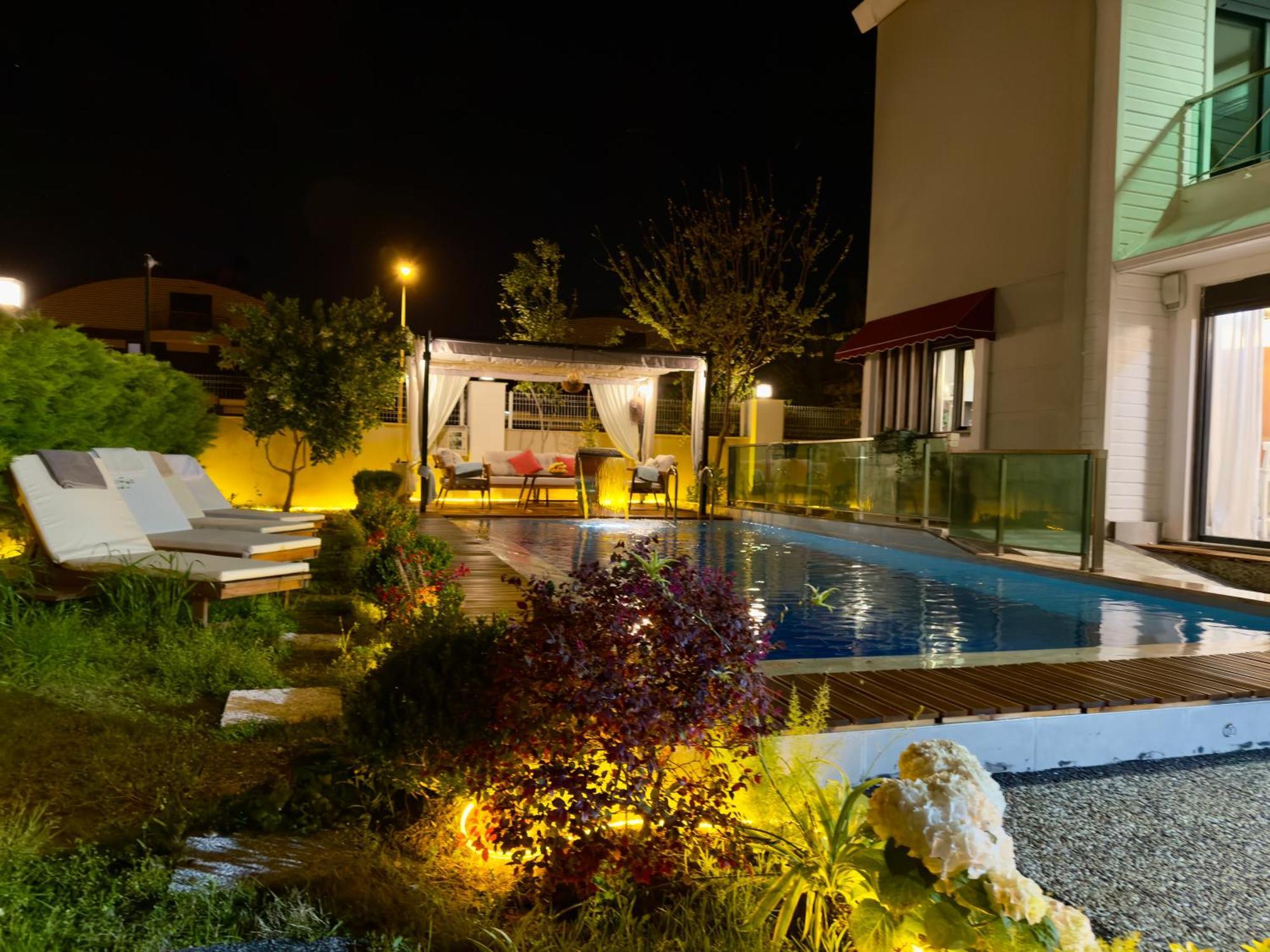 Villa Annabell1 With Swimming Pool And Jacuzzi, 3 Floors 贝莱克 外观 照片