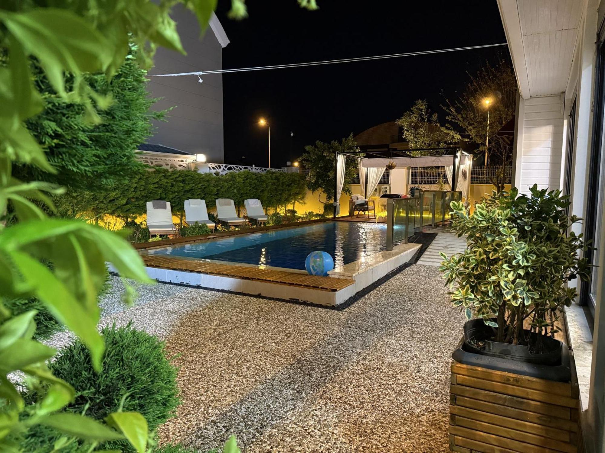 Villa Annabell1 With Swimming Pool And Jacuzzi, 3 Floors 贝莱克 外观 照片